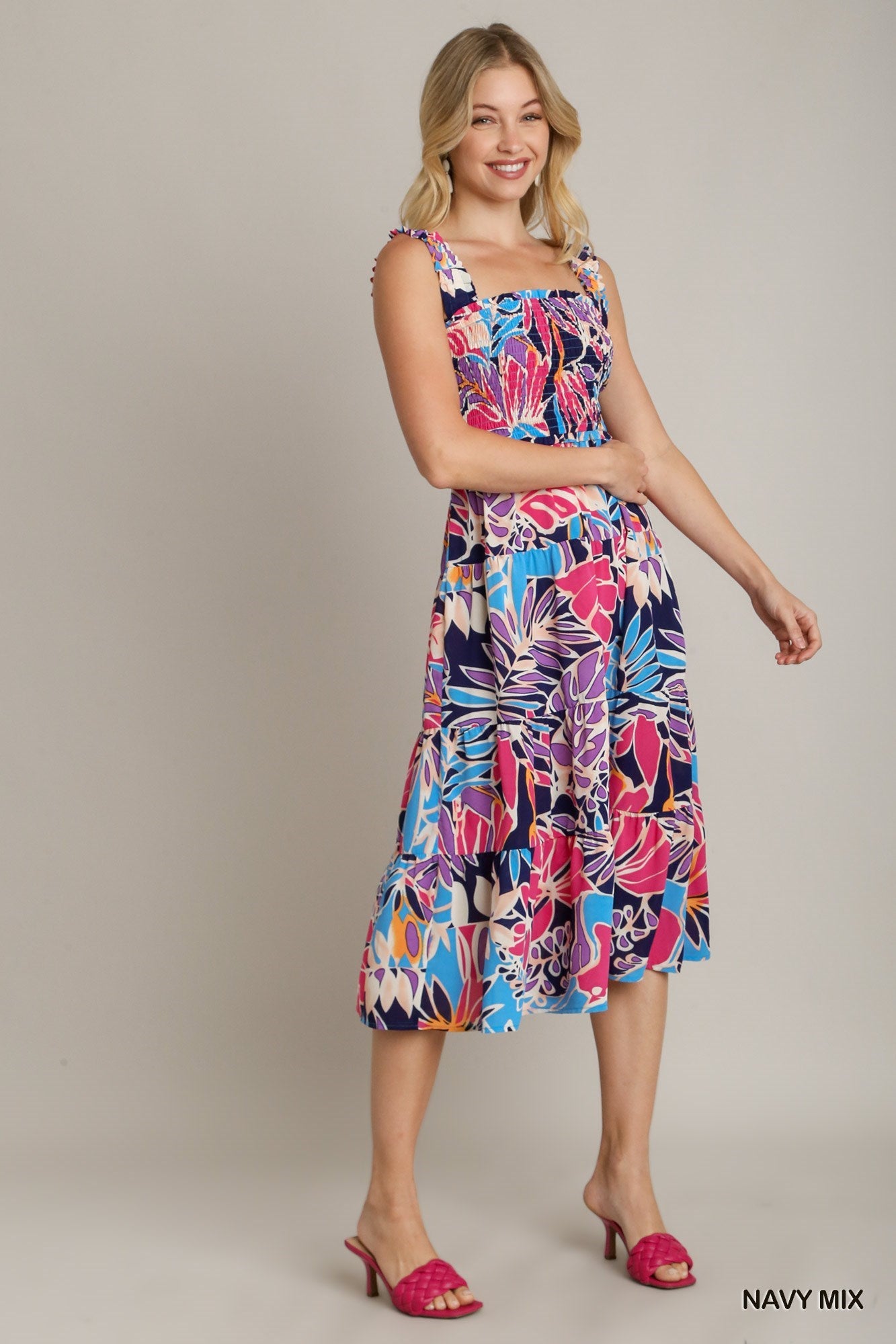 Tropical Print Smocked Tiered A-Line Dress with Elastic Strap Sleeves
Colors: Navy, Pink, Light Blue, Orange