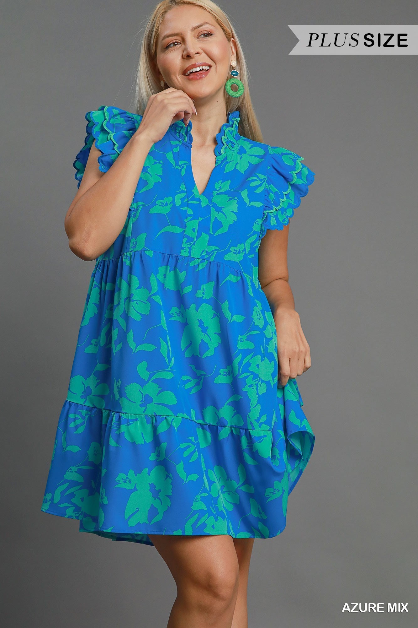 Two Tone Floral Print Midi Dress
Colors: Azure Blue and Mint Green
Details
• Scalloped Edges
• Split Neck
• Not Lined