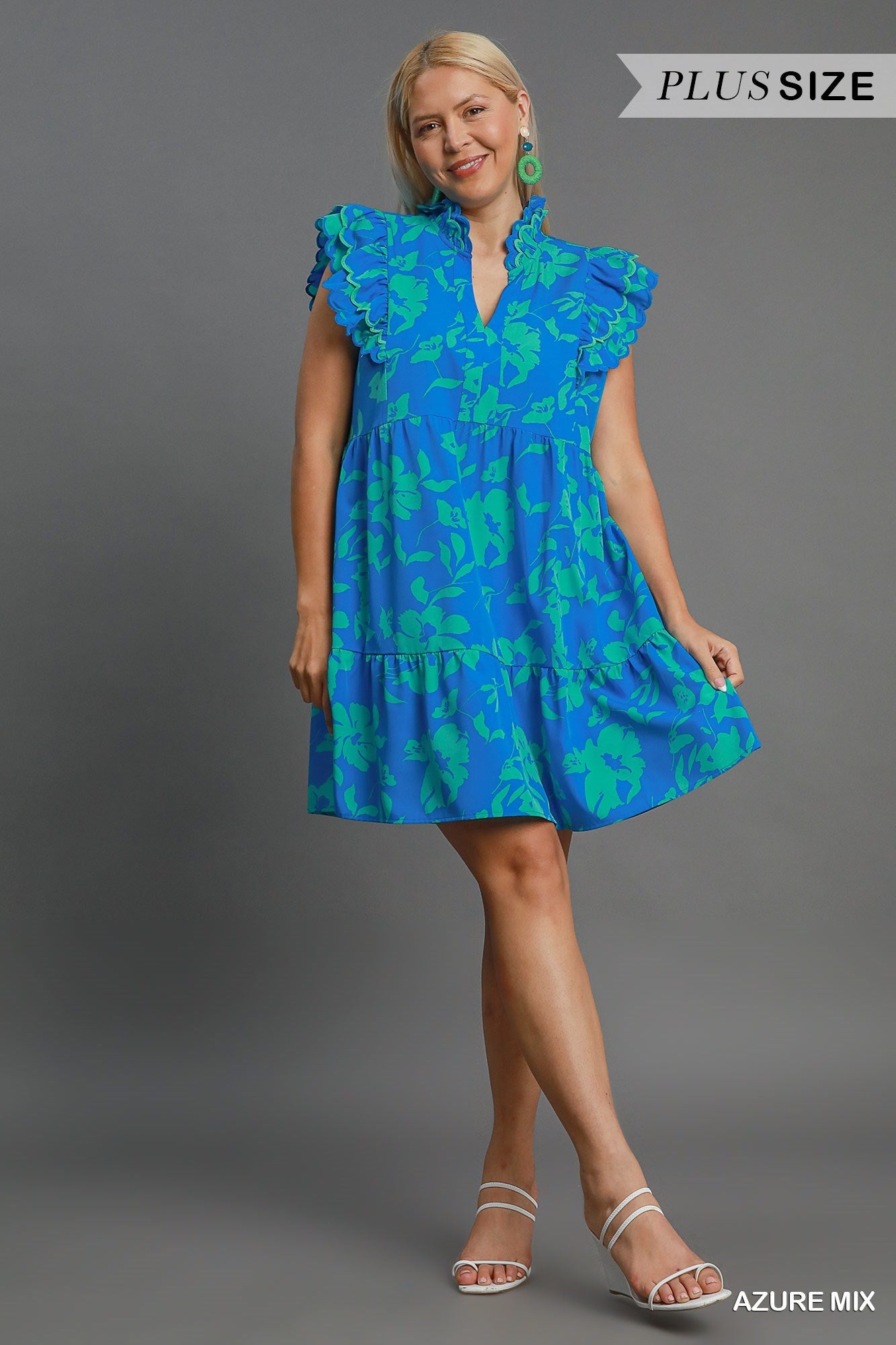 Two Tone Floral Print Midi Dress
Colors: Azure Blue and Mint Green
Details
• Scalloped Edges
• Split Neck
• Not Lined