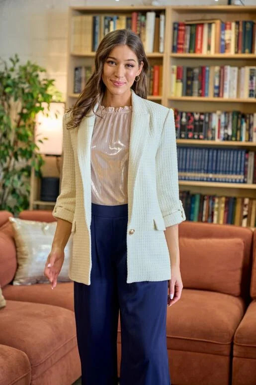 Classy Mood Tweed Lined Jacket with Tab Button Sleeve
Color: Cream
Tab Button Sleeve
You can wear both three-quarter sleeve and long sleeve