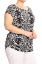 Black And White Printed Short Sleeve Curvy Top With Side Ruched Detail