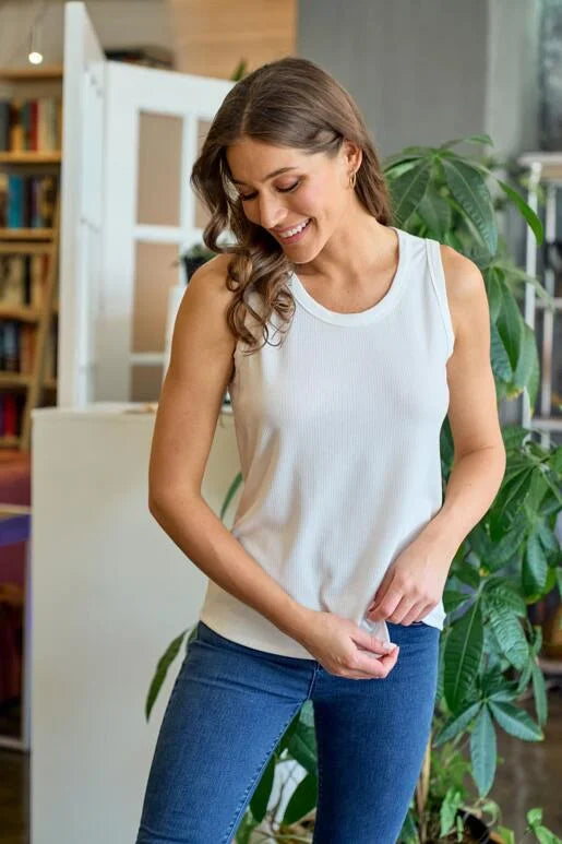 Basic poly rayon spandex solid tank top with loose fit

Available Colors: Ivory, Heather Grey
