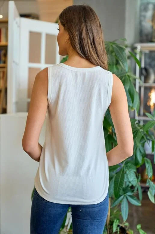 Basic poly rayon spandex solid tank top with loose fit

Available Colors: Ivory, Heather Grey